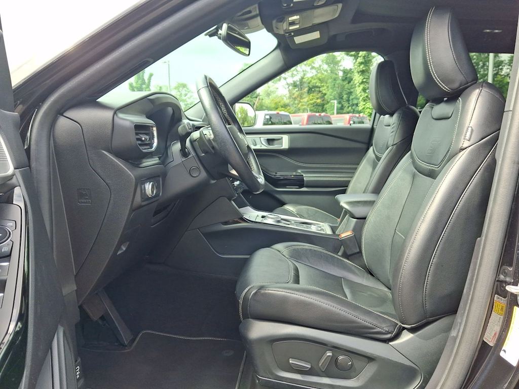 Thumbnail: 2022 Ford Explorer - 8