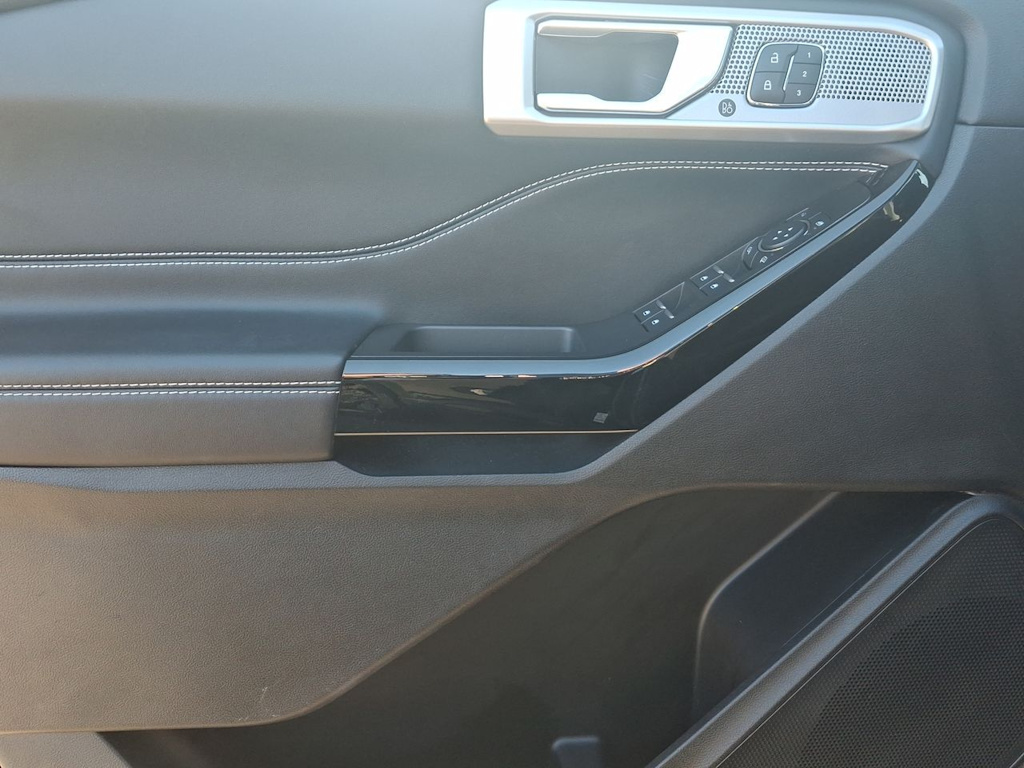 Thumbnail: 2023 Ford Explorer - 22