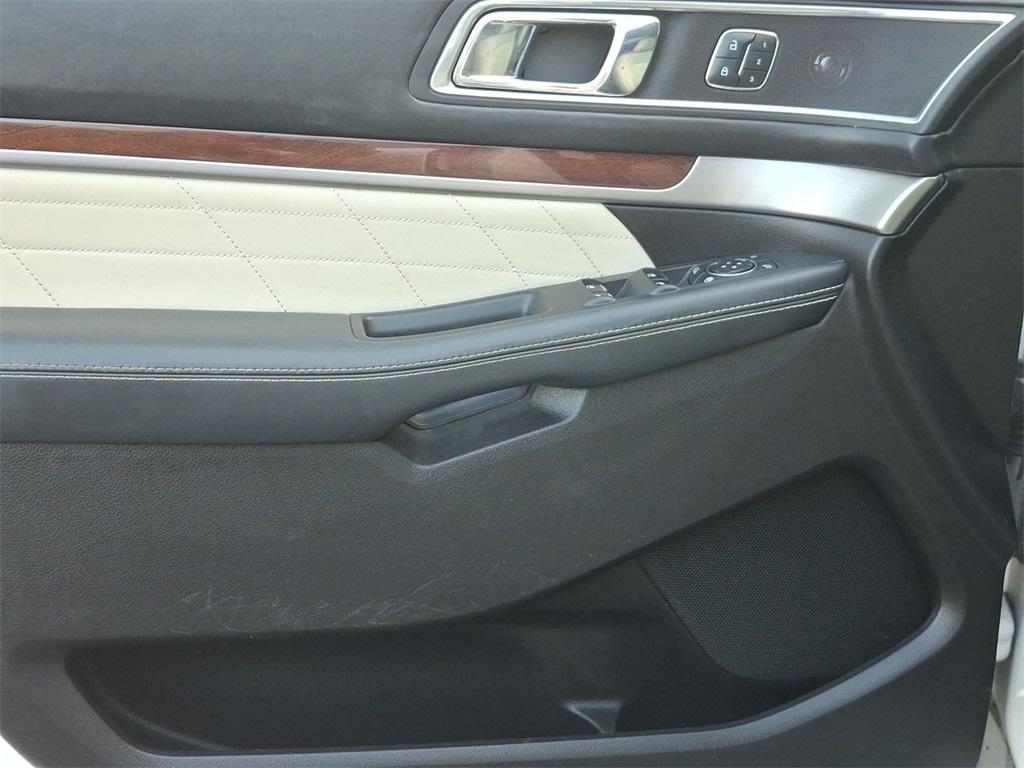 Thumbnail: 2017 Ford Explorer - 24