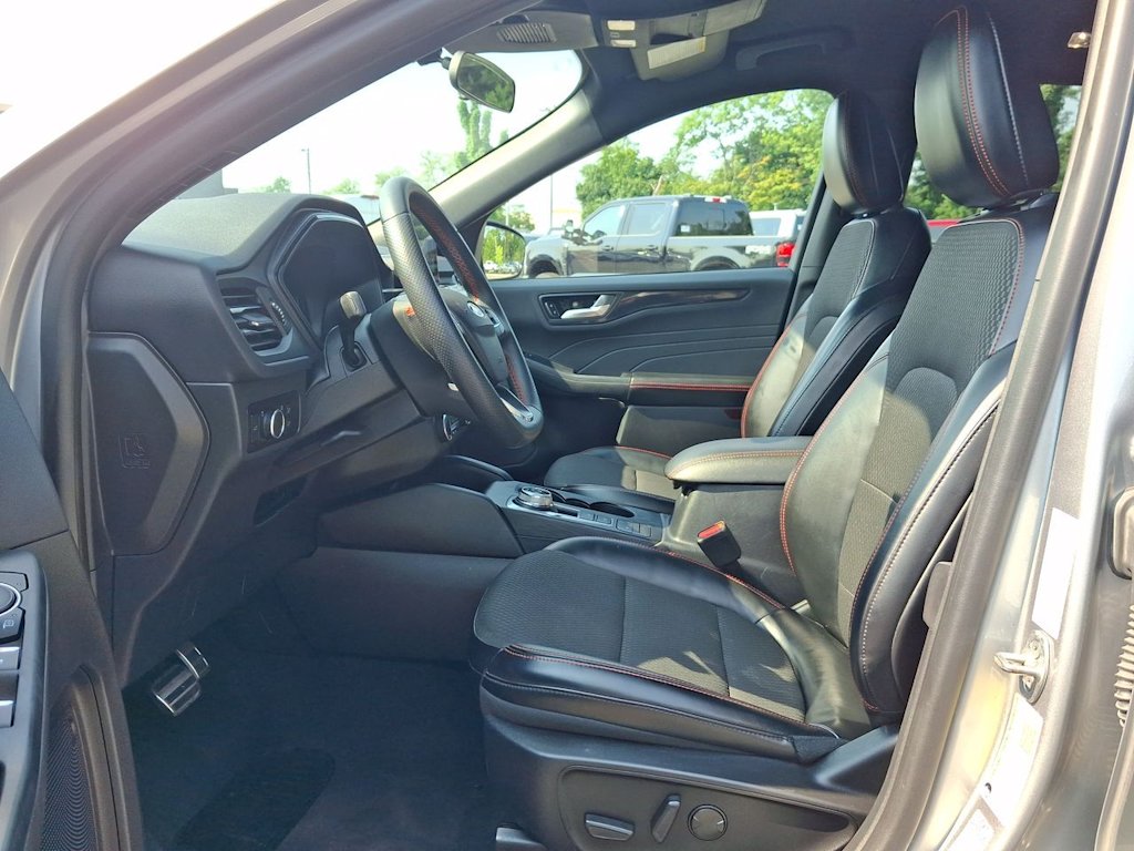 Thumbnail: 2023 Ford Escape - 8