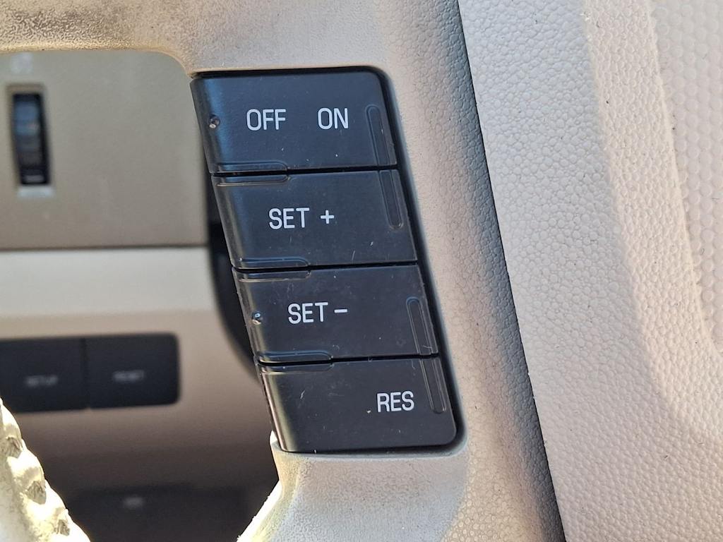 Thumbnail: 2010 Ford Escape - 26