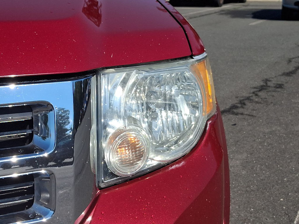 Thumbnail: 2010 Ford Escape - 31