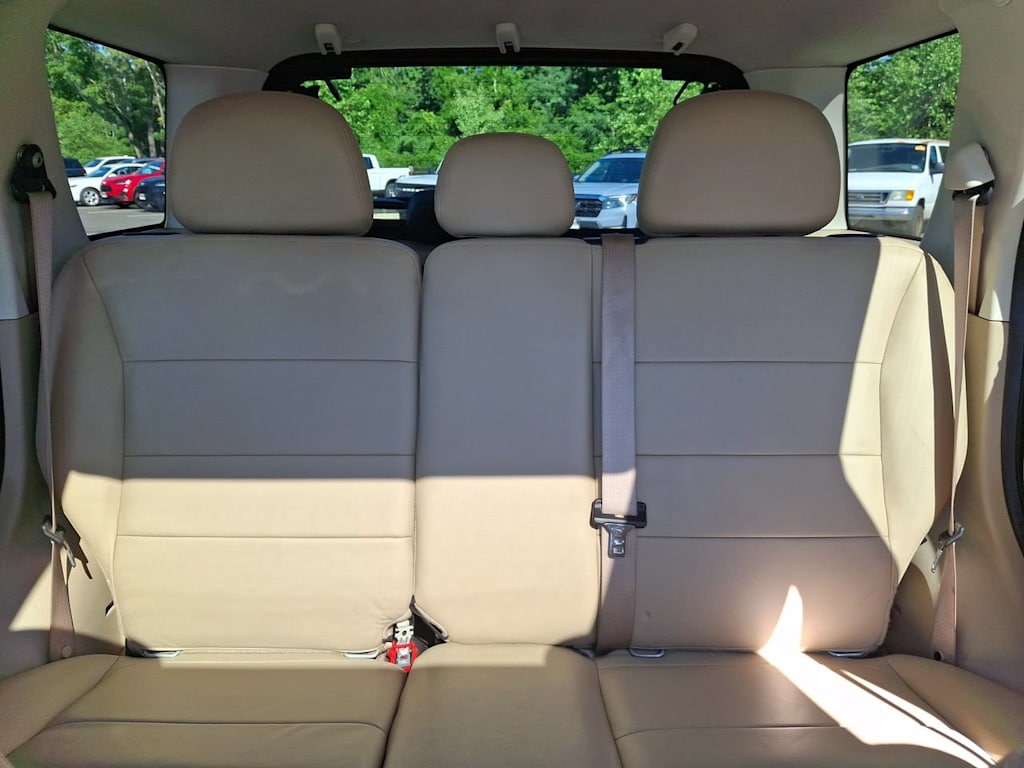 Thumbnail: 2010 Ford Escape - 23