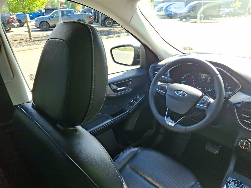 Thumbnail: 2022 Ford Escape - 7