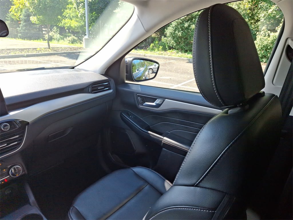 Thumbnail: 2022 Ford Escape - 21