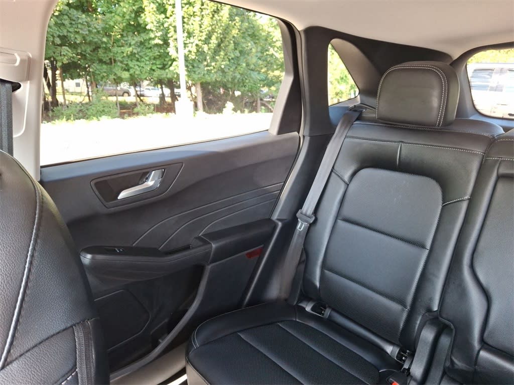 Thumbnail: 2022 Ford Escape - 9