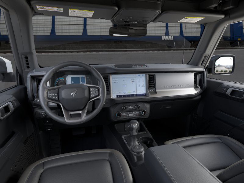2025 Ford Bronco Outer Banks 2