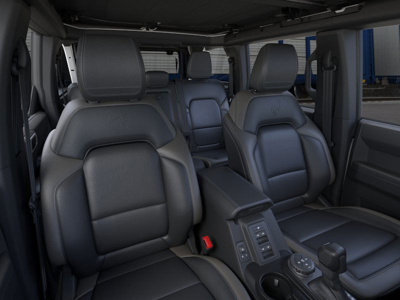 2025 Ford Bronco Outer Banks 7