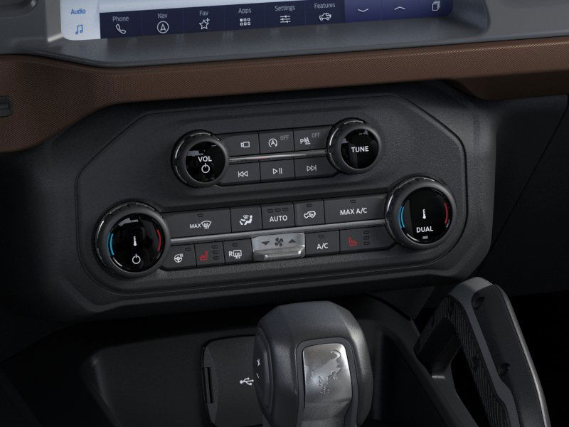 2024 Ford Bronco Outer Banks 20