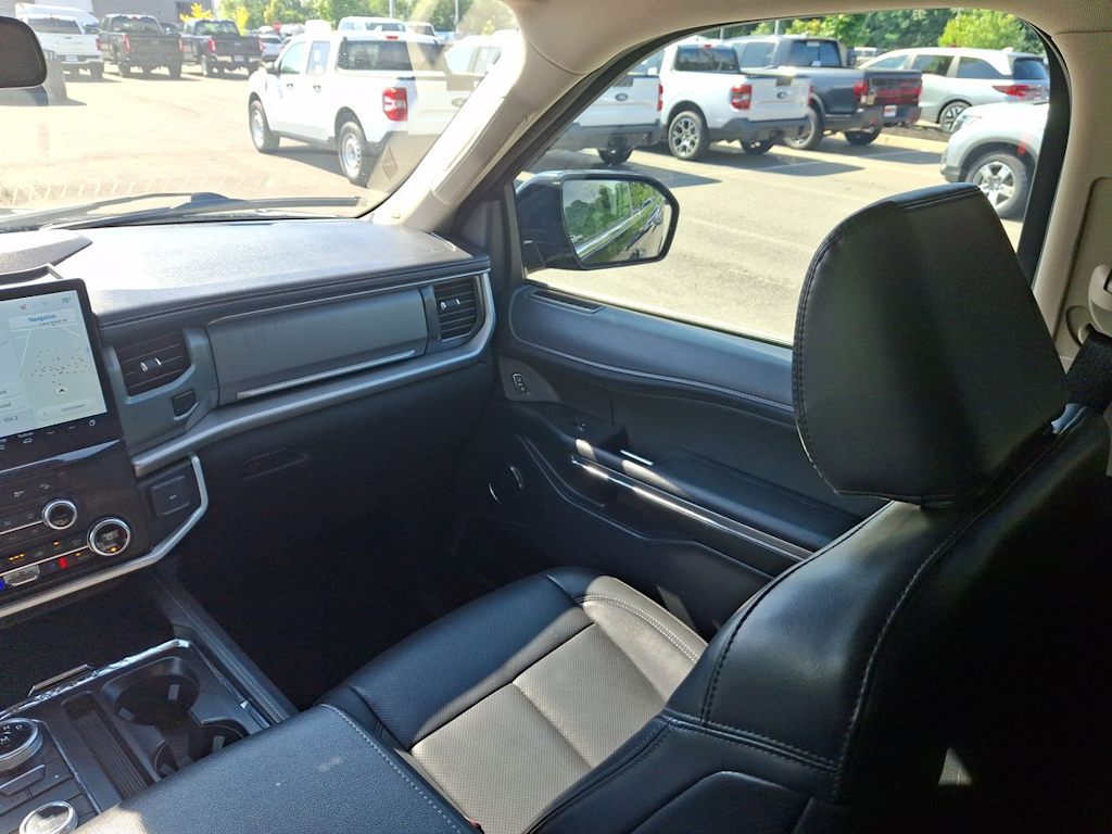 Thumbnail: 2024 Ford Expedition - 10