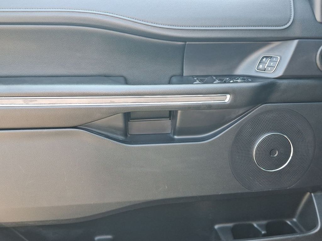 Thumbnail: 2019 Ford Expedition - 21