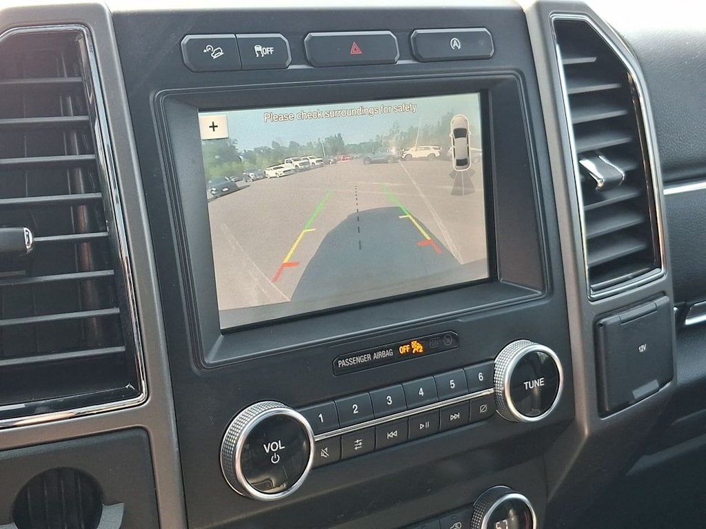 Thumbnail: 2019 Ford Expedition - 23