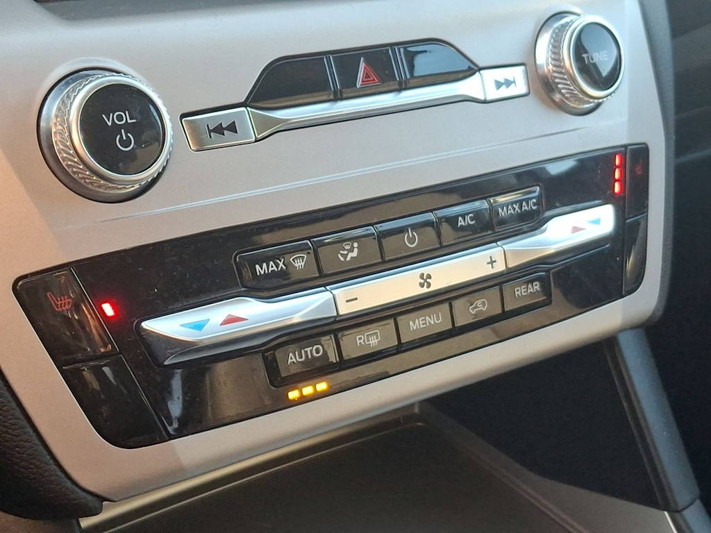 Thumbnail: 2023 Ford Explorer - 28