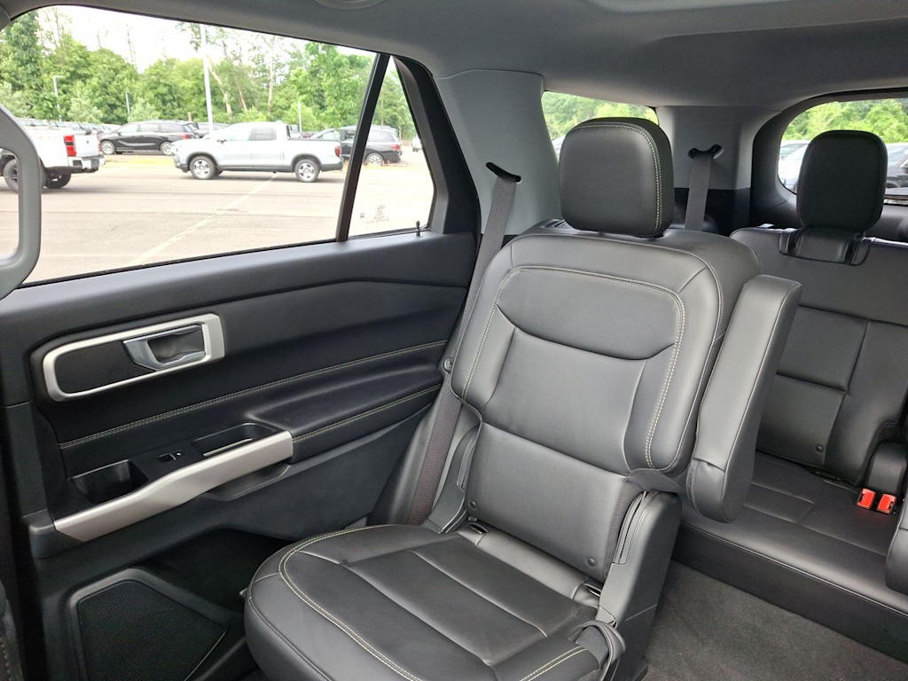 Thumbnail: 2022 Ford Explorer - 9