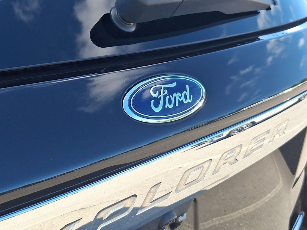 Thumbnail: 2020 Ford Explorer - 6
