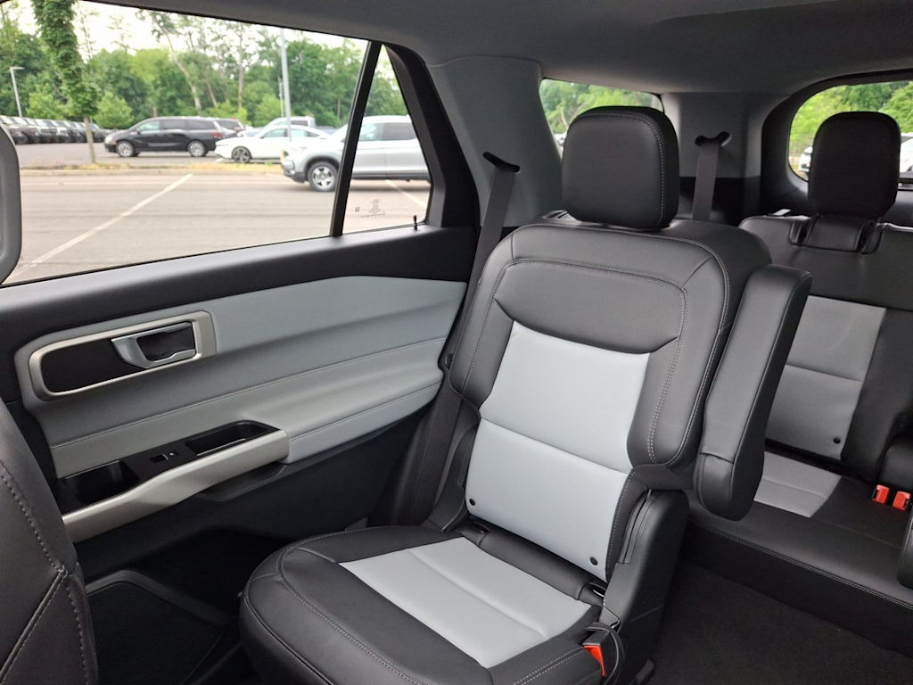 Thumbnail: 2023 Ford Explorer - 9