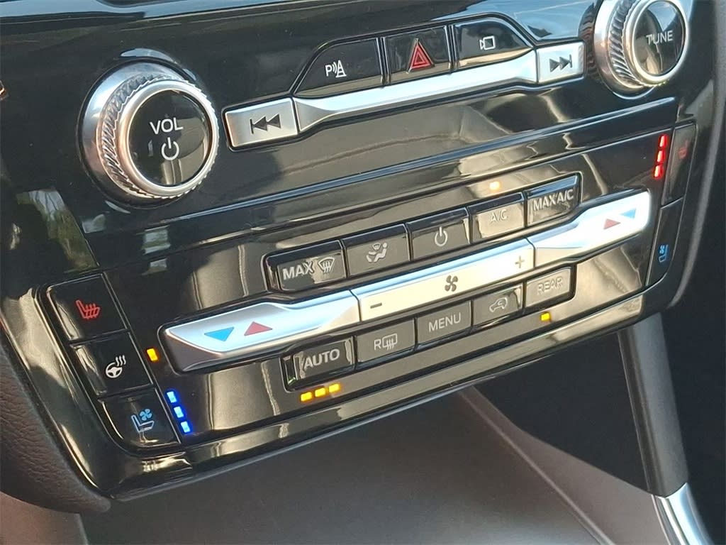 Thumbnail: 2022 Ford Explorer - 28