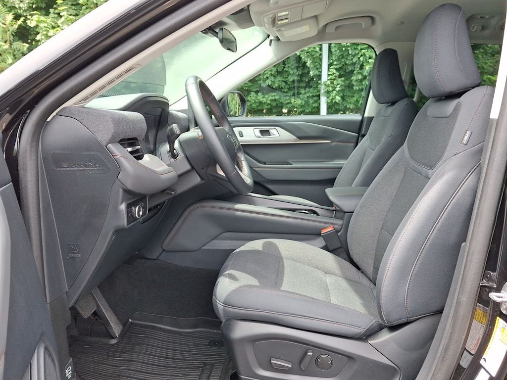 Thumbnail: 2025 Ford Explorer - 9