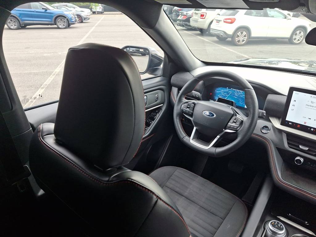 Thumbnail: 2025 Ford Explorer - 8