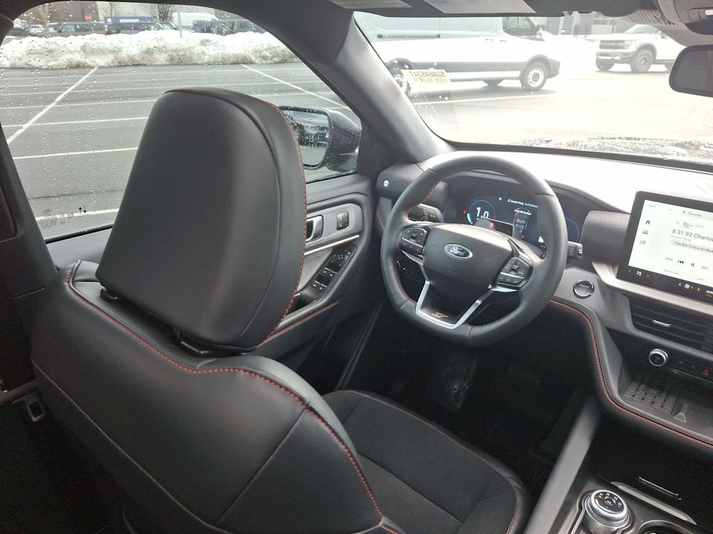 Thumbnail: 2025 Ford Explorer - 9