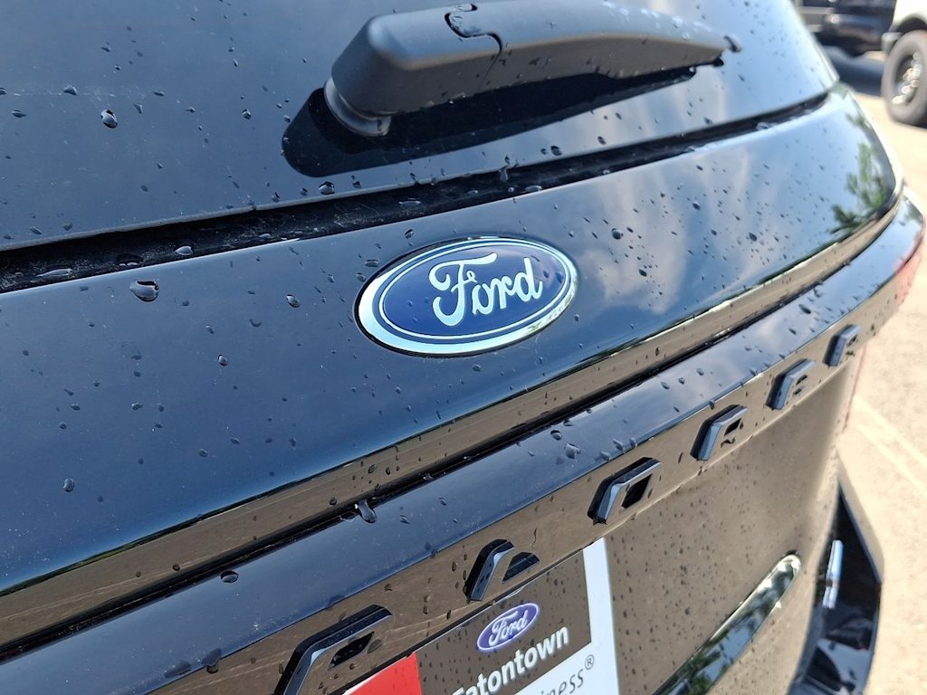 Thumbnail: 2026 Ford Explorer - 7
