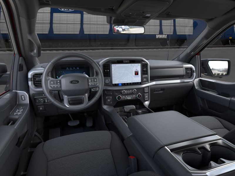 2025 Ford F-150 XLT 2