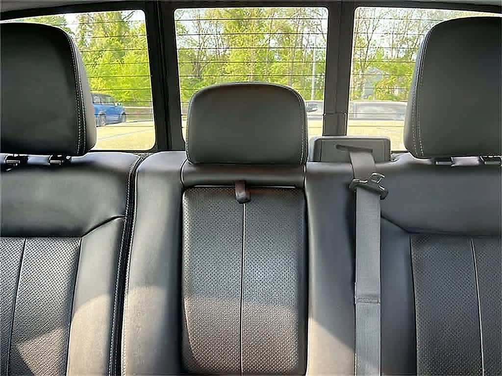 2011 Ford F-150 Lariat 24