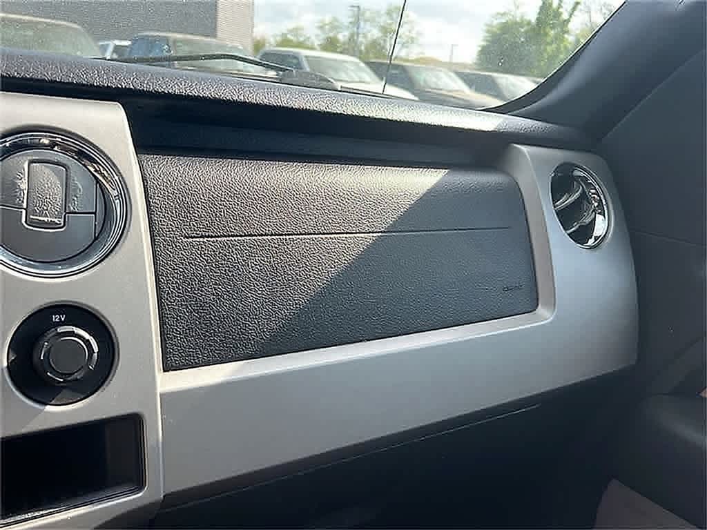 2011 Ford F-150 Lariat 22