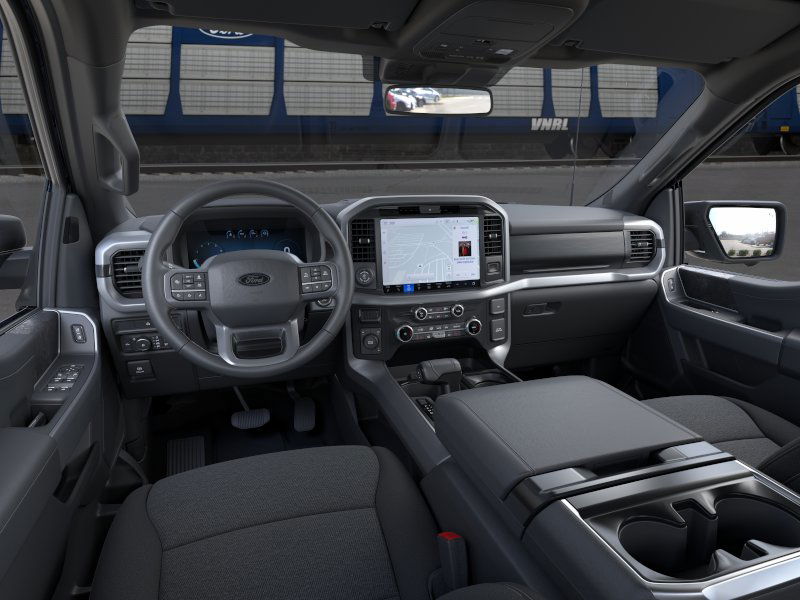 2025 Ford F-150 XLT 2