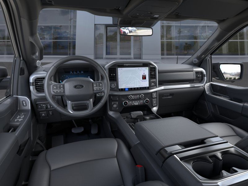 2025 Ford F-150 XLT 2