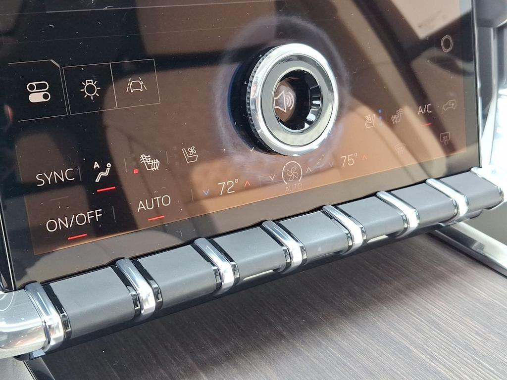 Thumbnail: 2025 GMC Acadia - 28