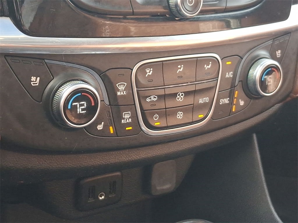 Thumbnail: 2018 Chevrolet Traverse - 28