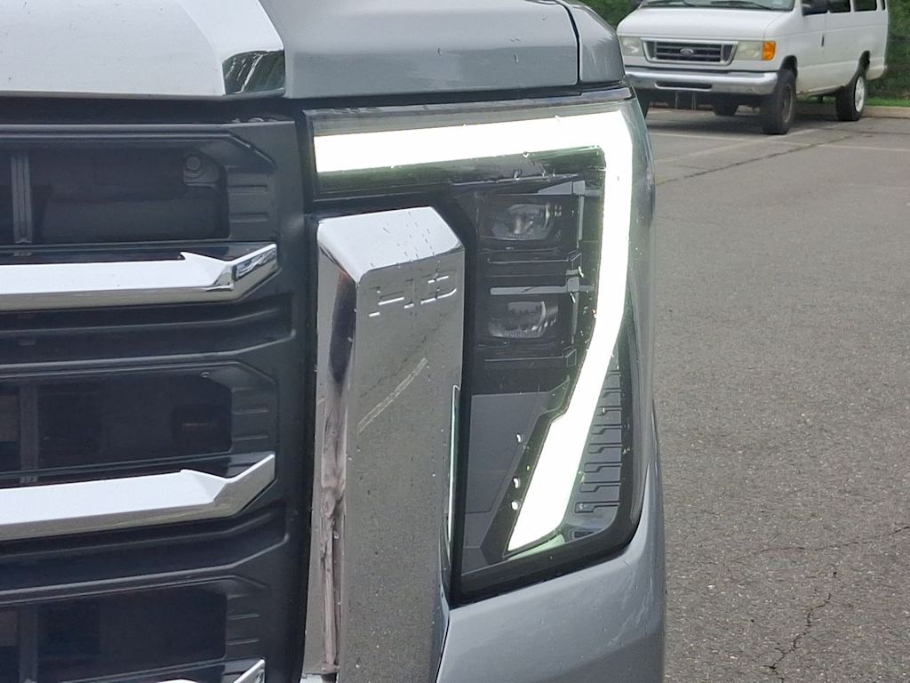 Thumbnail: 2024 GMC Sierra 3500 - 24