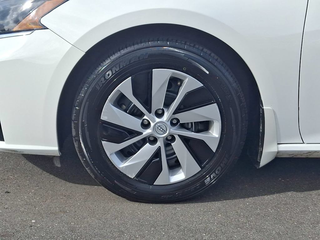 Thumbnail: 2024 Nissan Altima - 8