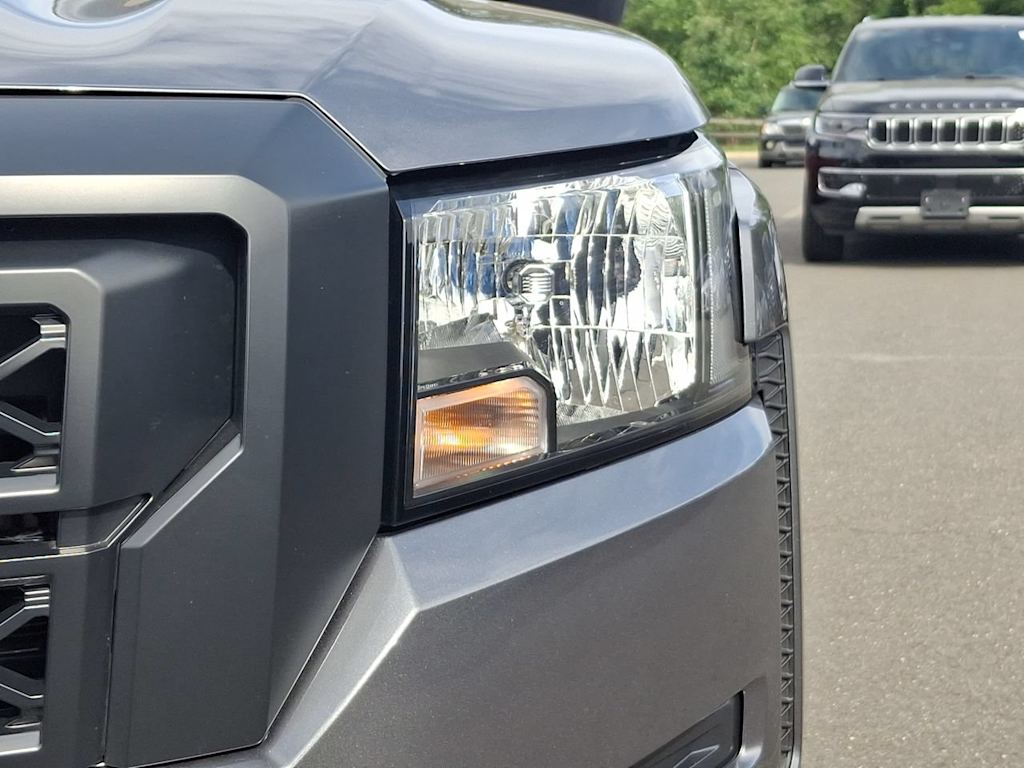 Thumbnail: 2024 Nissan Frontier - 30