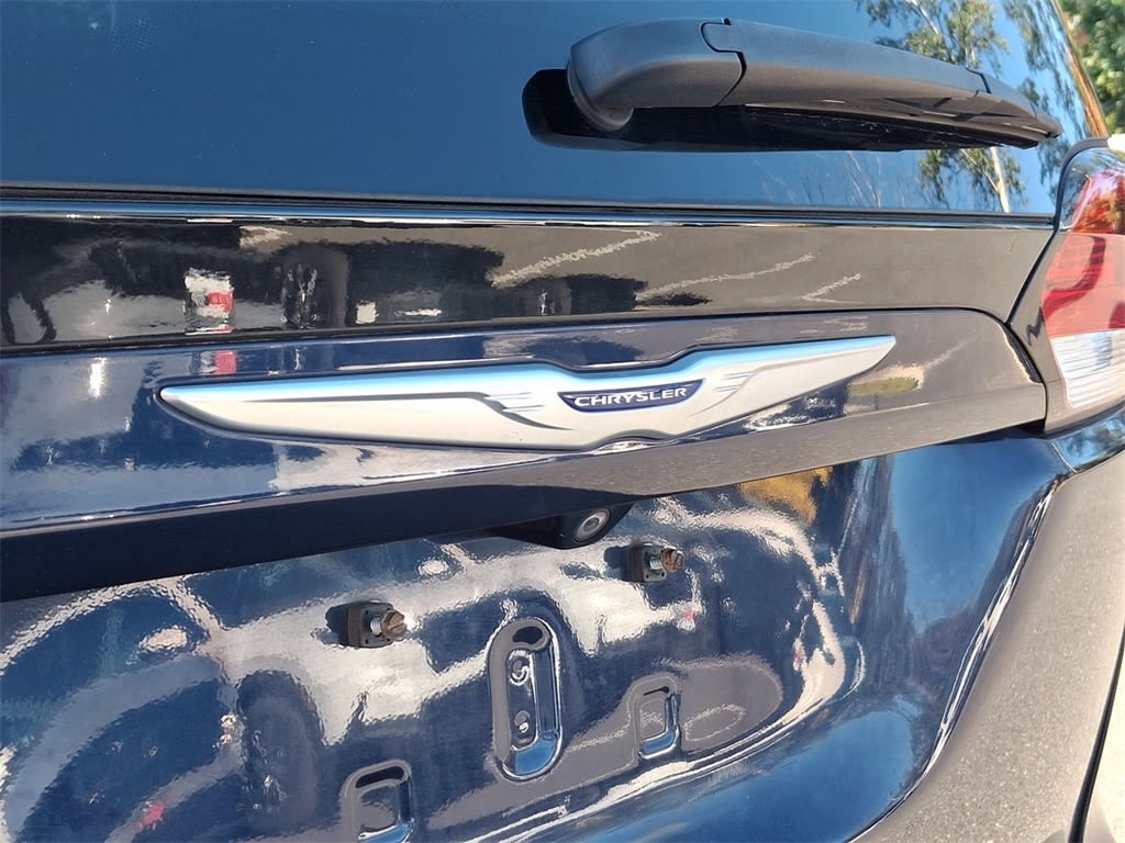 Thumbnail: 2019 Chrysler Pacifica - 5