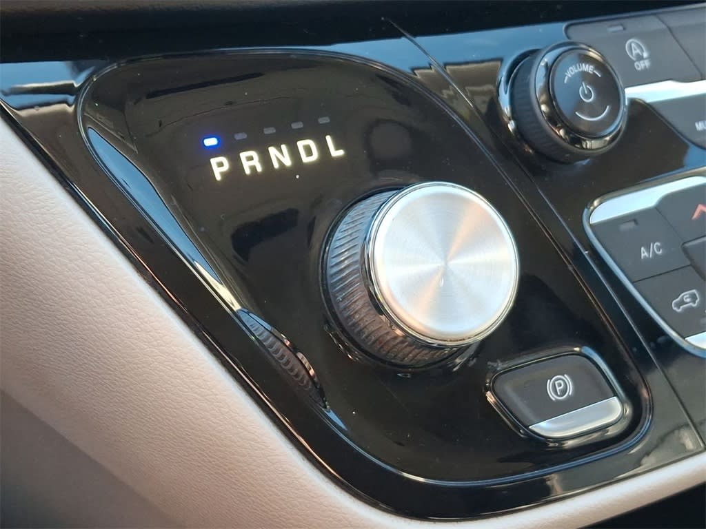 Thumbnail: 2019 Chrysler Pacifica - 14