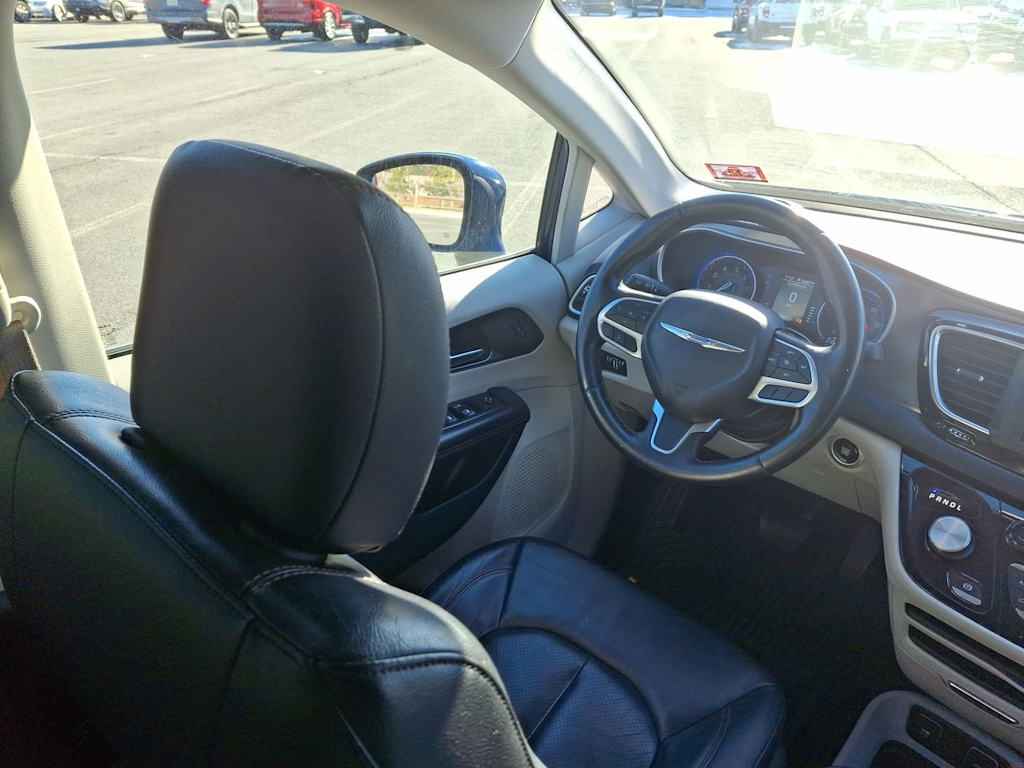 Thumbnail: 2020 Chrysler Pacifica - 7