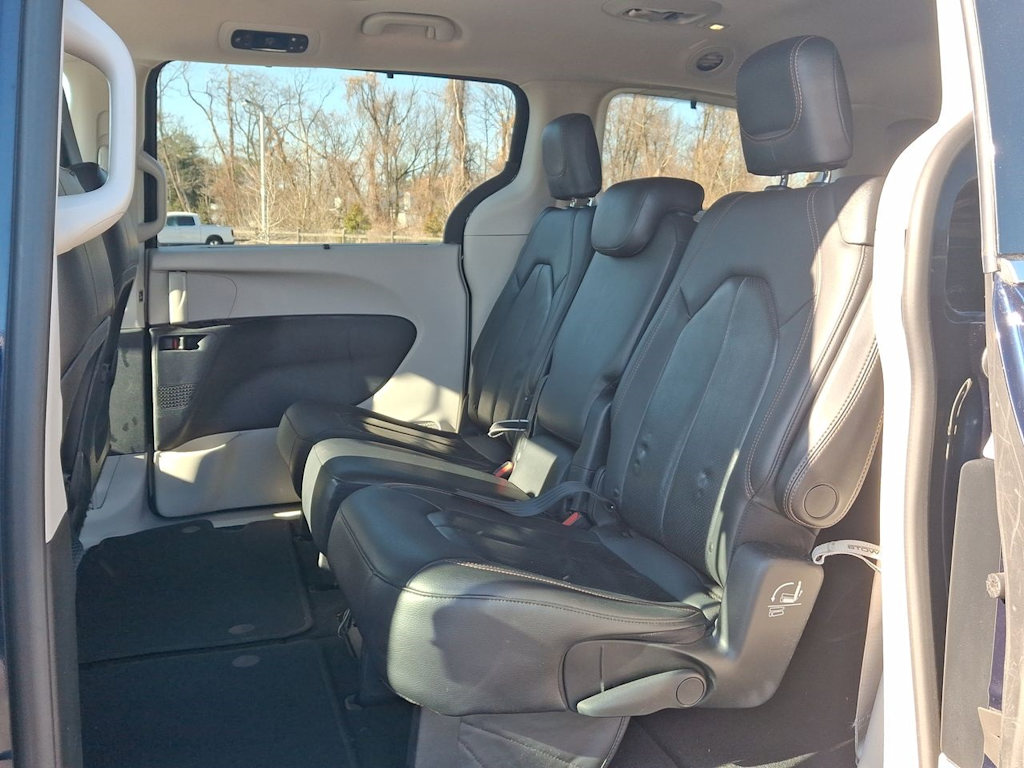 Thumbnail: 2020 Chrysler Pacifica - 28