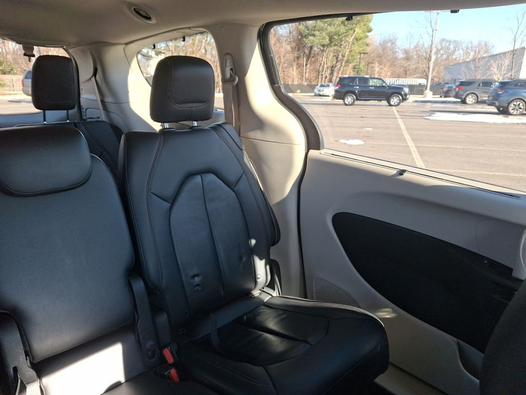 Thumbnail: 2020 Chrysler Pacifica - 22