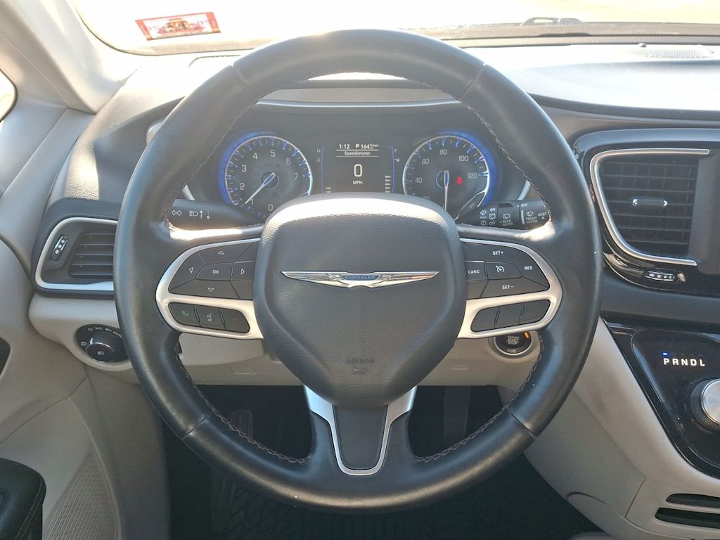 Thumbnail: 2020 Chrysler Pacifica - 10