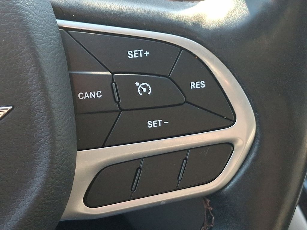 Thumbnail: 2020 Chrysler Pacifica - 26