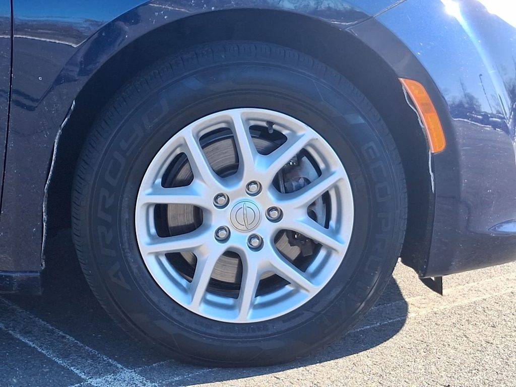 Thumbnail: 2020 Chrysler Pacifica - 6