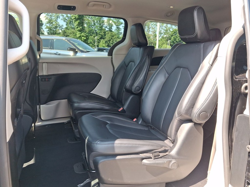 Thumbnail: 2023 Chrysler Pacifica - 28