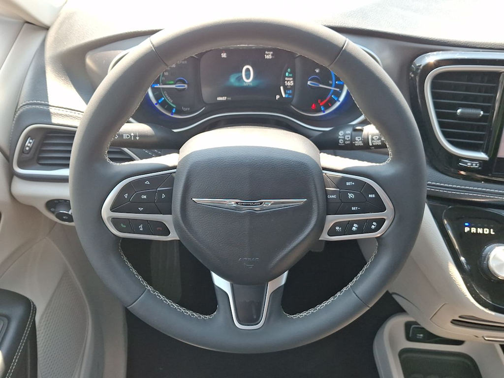 Thumbnail: 2023 Chrysler Pacifica - 10