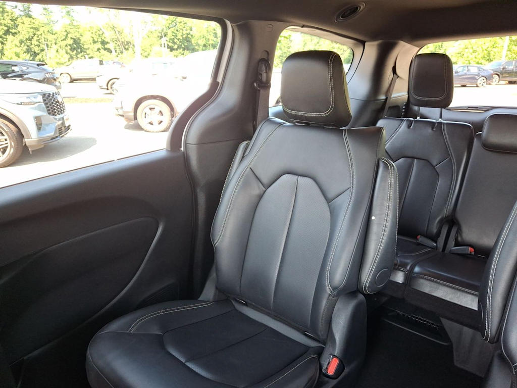 Thumbnail: 2024 Chrysler Pacifica - 9