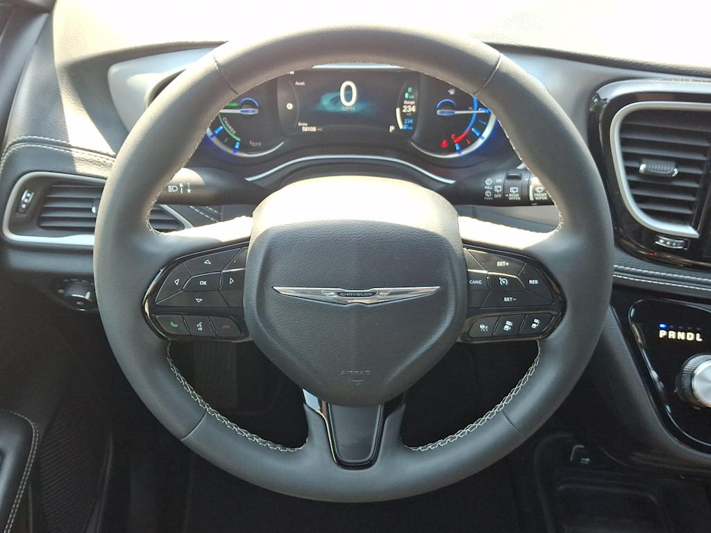 Thumbnail: 2024 Chrysler Pacifica - 10