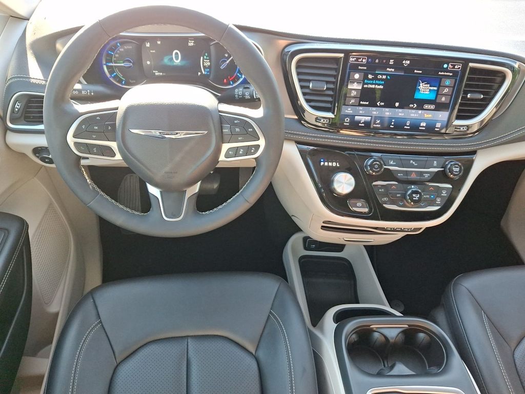 Thumbnail: 2024 Chrysler Pacifica - 12
