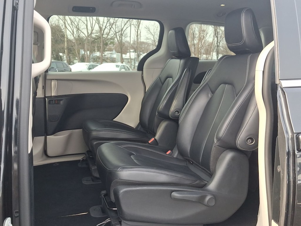 Thumbnail: 2024 Chrysler Pacifica - 29