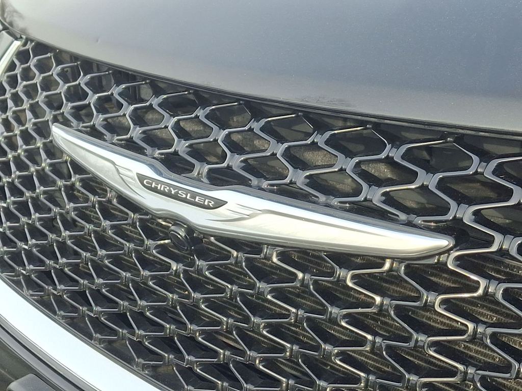 Thumbnail: 2024 Chrysler Pacifica - 5